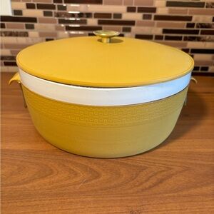 Vintage Gold Olympia Thermoware Insulated Dish with Lid